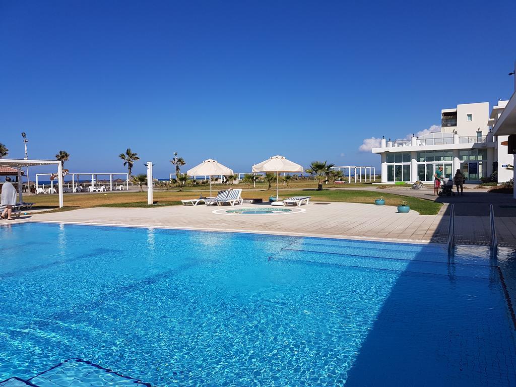 Aphrodite Beachfront Penthouse Apartment Ghaziveran Luaran gambar