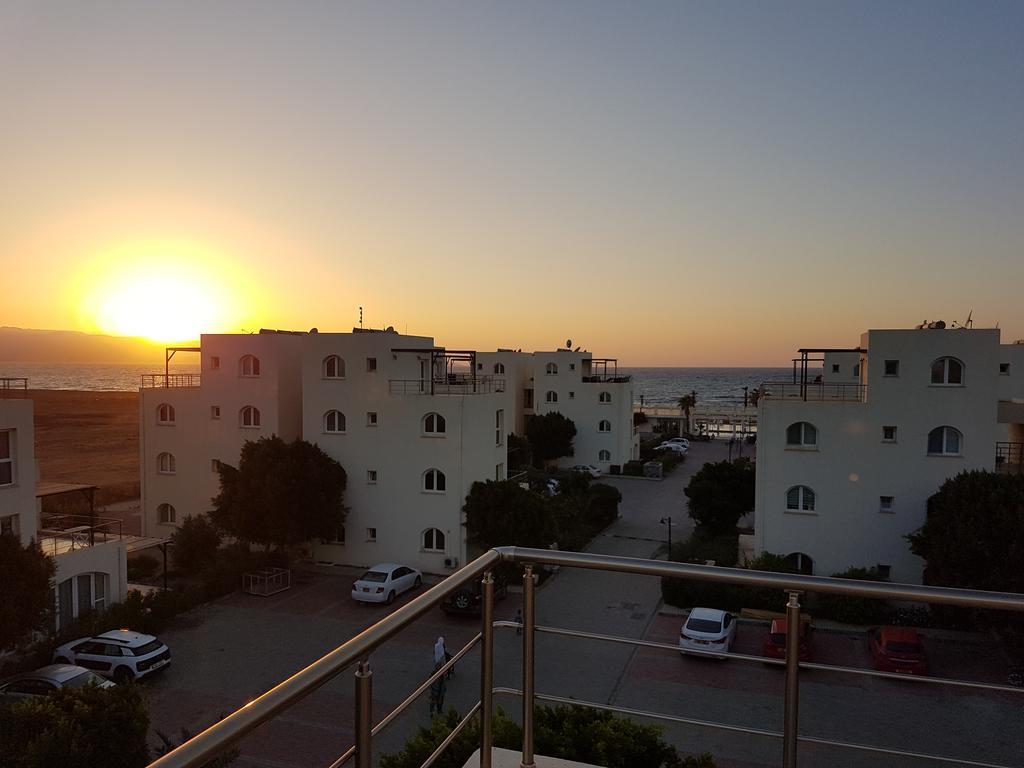 Aphrodite Beachfront Penthouse Apartment Ghaziveran Luaran gambar