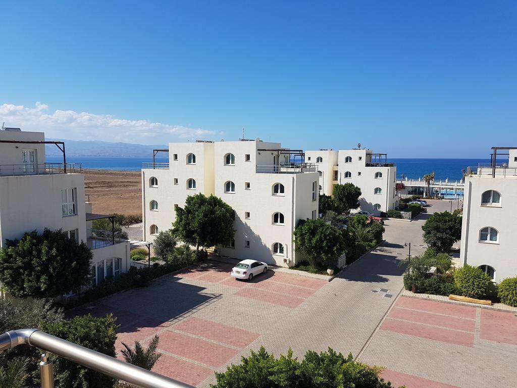 Aphrodite Beachfront Penthouse Apartment Ghaziveran Luaran gambar