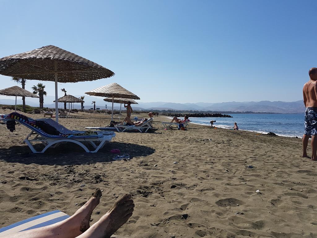 Aphrodite Beachfront Penthouse Apartment Ghaziveran Luaran gambar