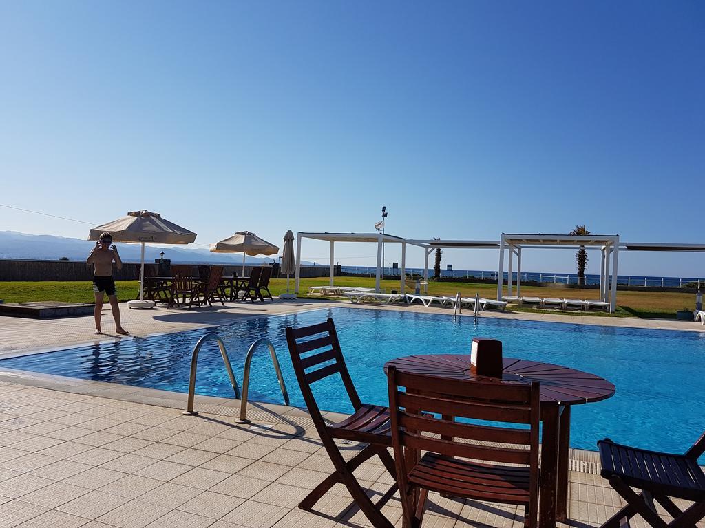 Aphrodite Beachfront Penthouse Apartment Ghaziveran Luaran gambar