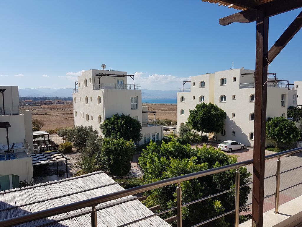 Aphrodite Beachfront Penthouse Apartment Ghaziveran Luaran gambar
