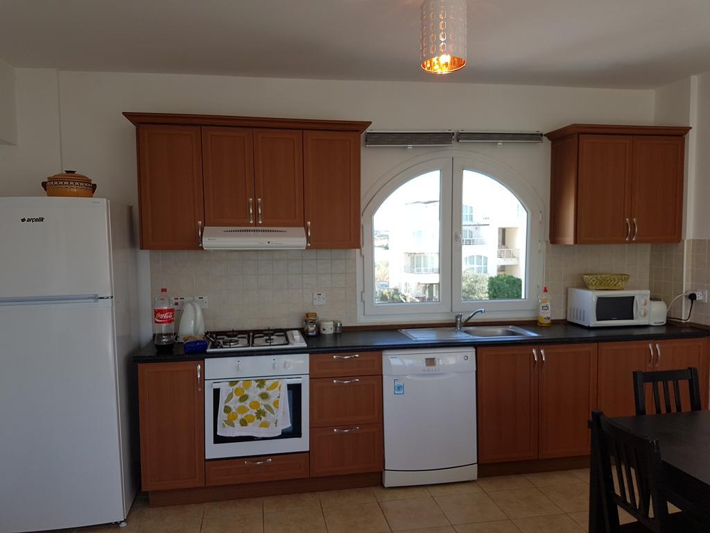Aphrodite Beachfront Penthouse Apartment Ghaziveran Luaran gambar