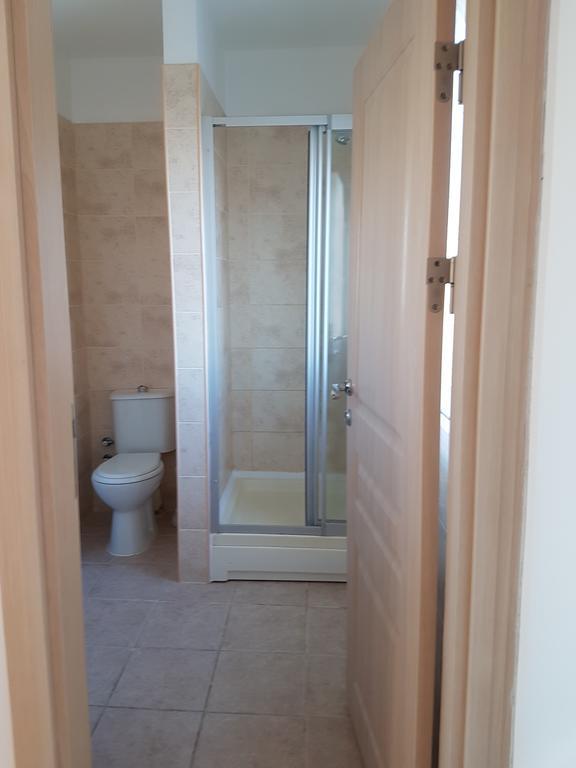 Aphrodite Beachfront Penthouse Apartment Ghaziveran Luaran gambar