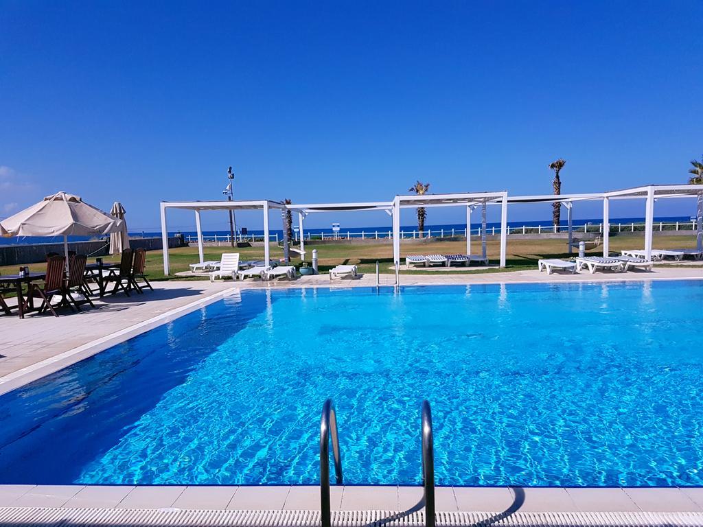 Aphrodite Beachfront Penthouse Apartment Ghaziveran Luaran gambar